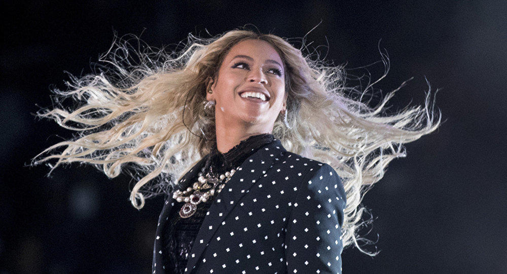 Beyoncé Becomes a Billionaire