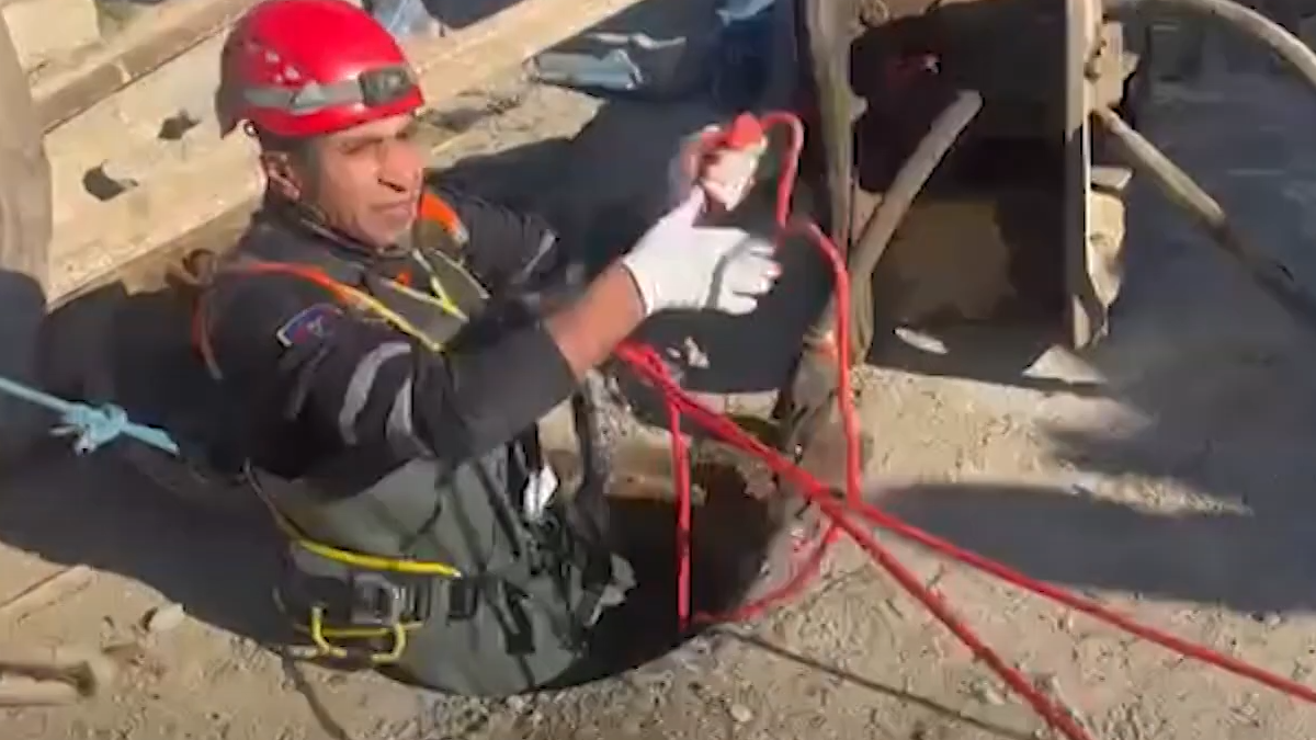 One person injured after falling into a sewer well in Garadagh – VIDEO