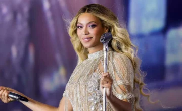 Beyoncé Achieves Billionaire Status
