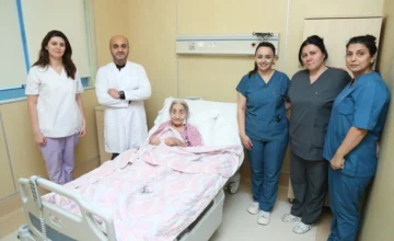 High-Risk Surgery Successfully Performed on a 90-Year-Old Patient at Yeni Klinika