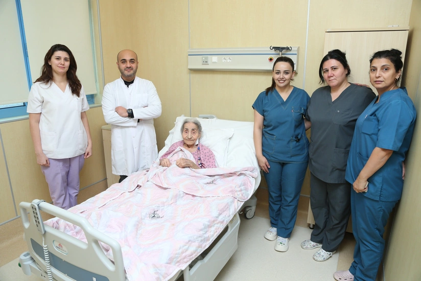 High-Risk Surgery Successfully Performed on a 90-Year-Old Patient at Yeni Klinika