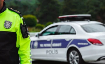 Traffic Police Warns Pedestrians