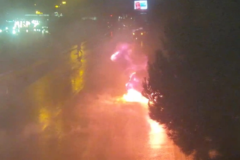 Car fire in Yasamal district causes traffic congestion