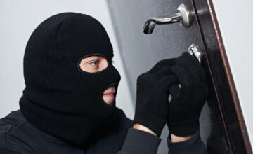 Thieves Detained for Burglaries in Homes