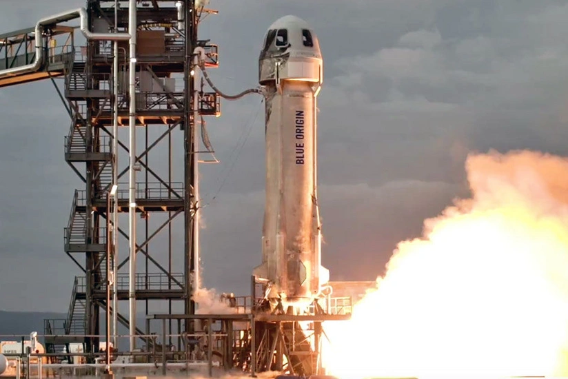 Blue Origin’s spacecraft has carried out a suborbital flight with tourists