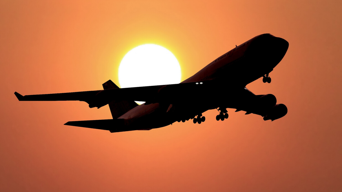 Russian Plane Signaling Alarm Prepares for Emergency Landing in China