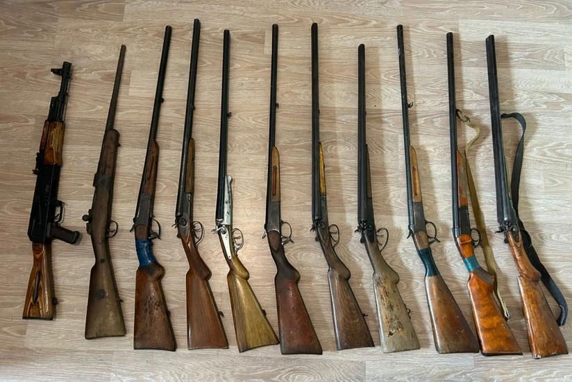 6 automatic weapons, 25 rifles discovered by police officers yesterday