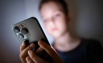 Social networks banned for children under 15 in France