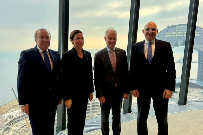 EU and Azerbaijan discuss regional connectivity and partnership issues