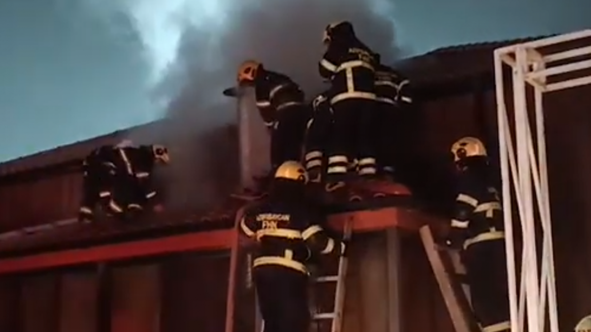 Fire at a restaurant in Baku – VIDEO