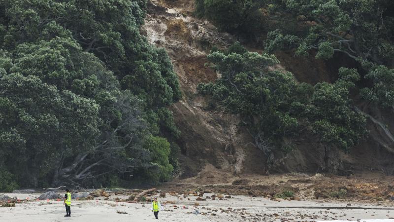 Floods and landslides occur in New Zealand