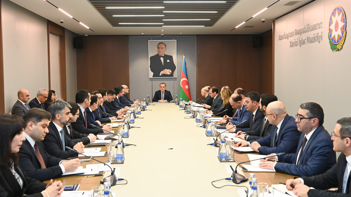 A large-scale board meeting held at the Ministry of Foreign Affairs