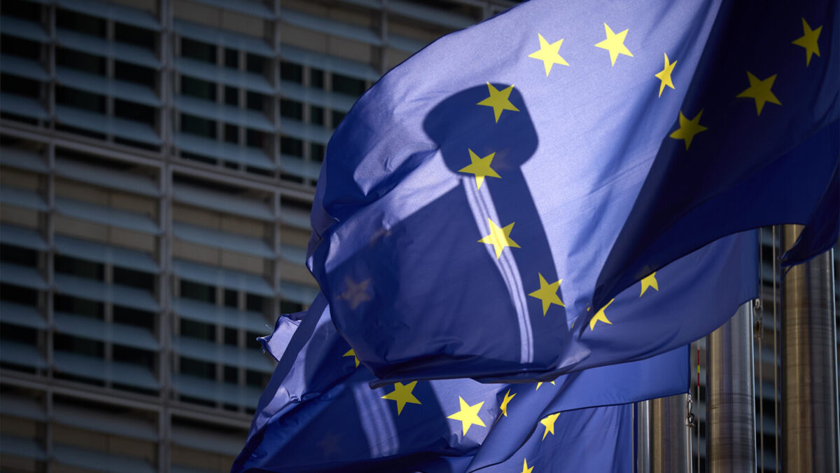 EC does not plan to freeze Maduro’s assets