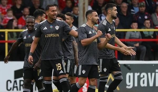 How many fans will support “Qarabag” in England?