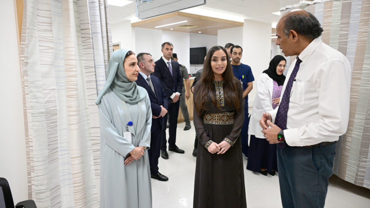 Leyla Aliyeva Visits Cancer Treatment and Research Center in Muscat