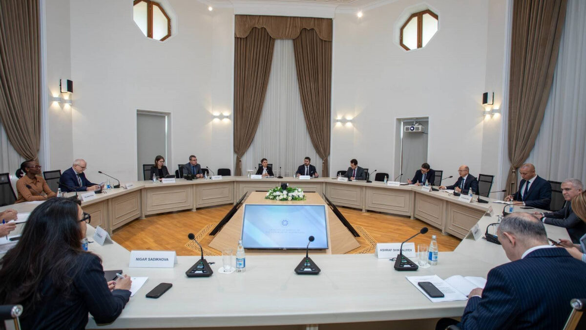 Cooperation opportunities with the World Bank on the “Caspian Sea-Black Sea-Europe Green Energy Corridor” project were discussed