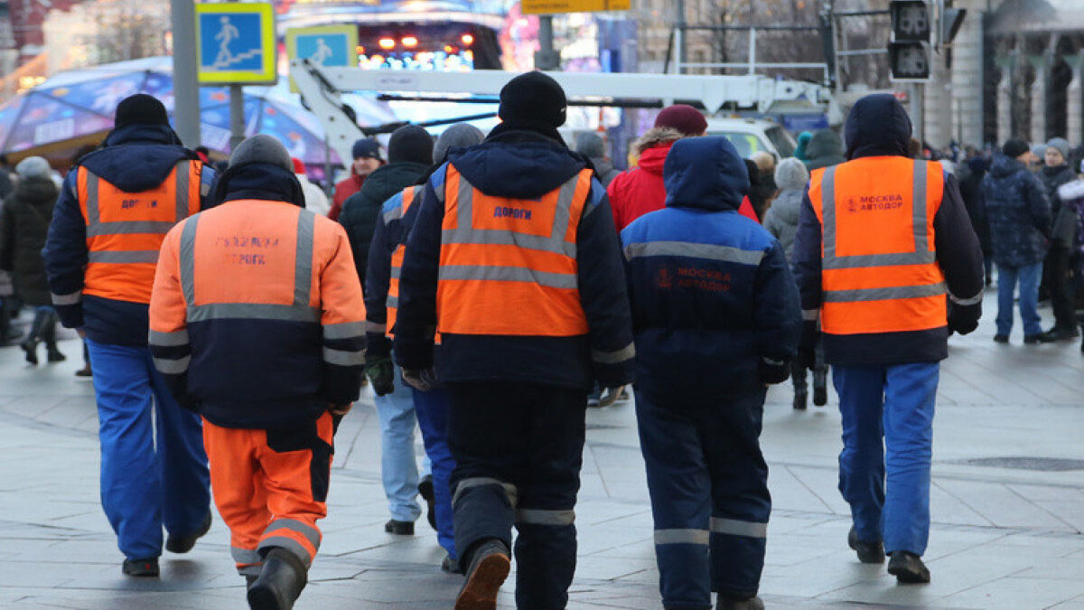 Russia Forcibly Sends 20 Azerbaijani Migrants to War with Ukraine