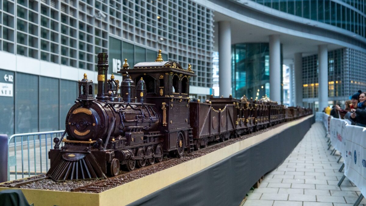 55-meter chocolate train in Milan enters the Guinness Book of Records