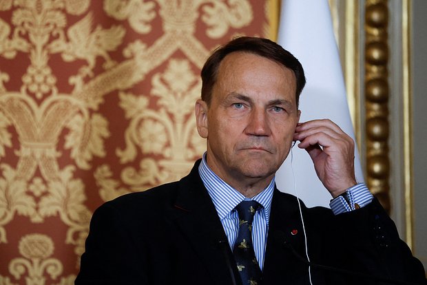 Sikorski Calls on Musk to Shut Down “Starlink” in Ukraine