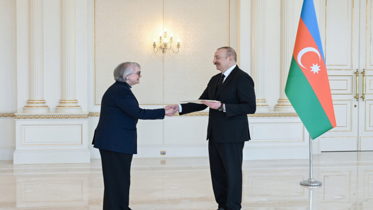 Australian Ambassador Presents Credentials to President Ilham Aliyev