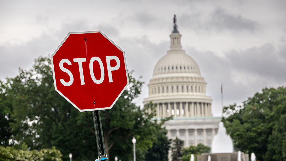 US government partially declares “shutdown”