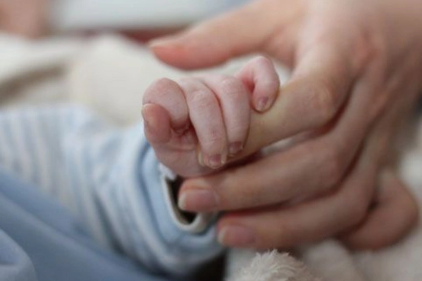 Woman in Ganja abandons her child at the hospital