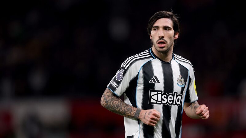 Manchester United is interested in Newcastle player