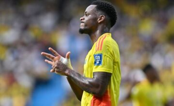 Jhon Duran travels to St. Petersburg to sign a contract