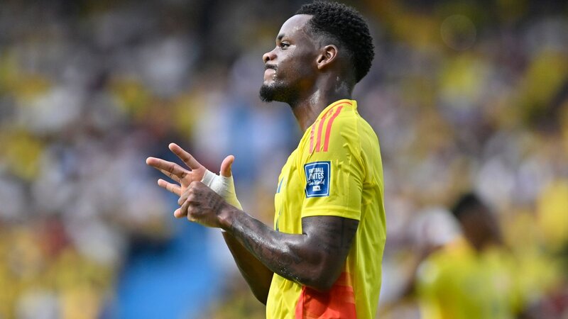 Jhon Duran travels to St. Petersburg to sign a contract