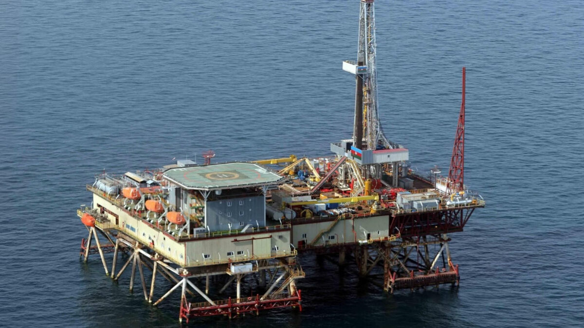 Azerbaijan oil price drops below $70