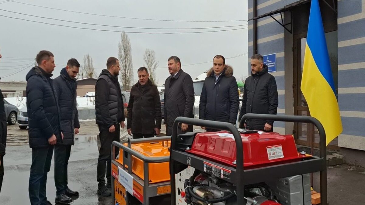 Generators sent from Azerbaijan to Ukraine have been handed over to the city of Irpen