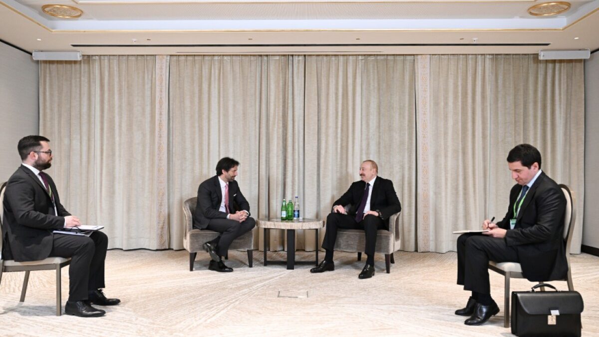 President Ilham Aliyev met with the Minister of Defense of Slovakia in Munich