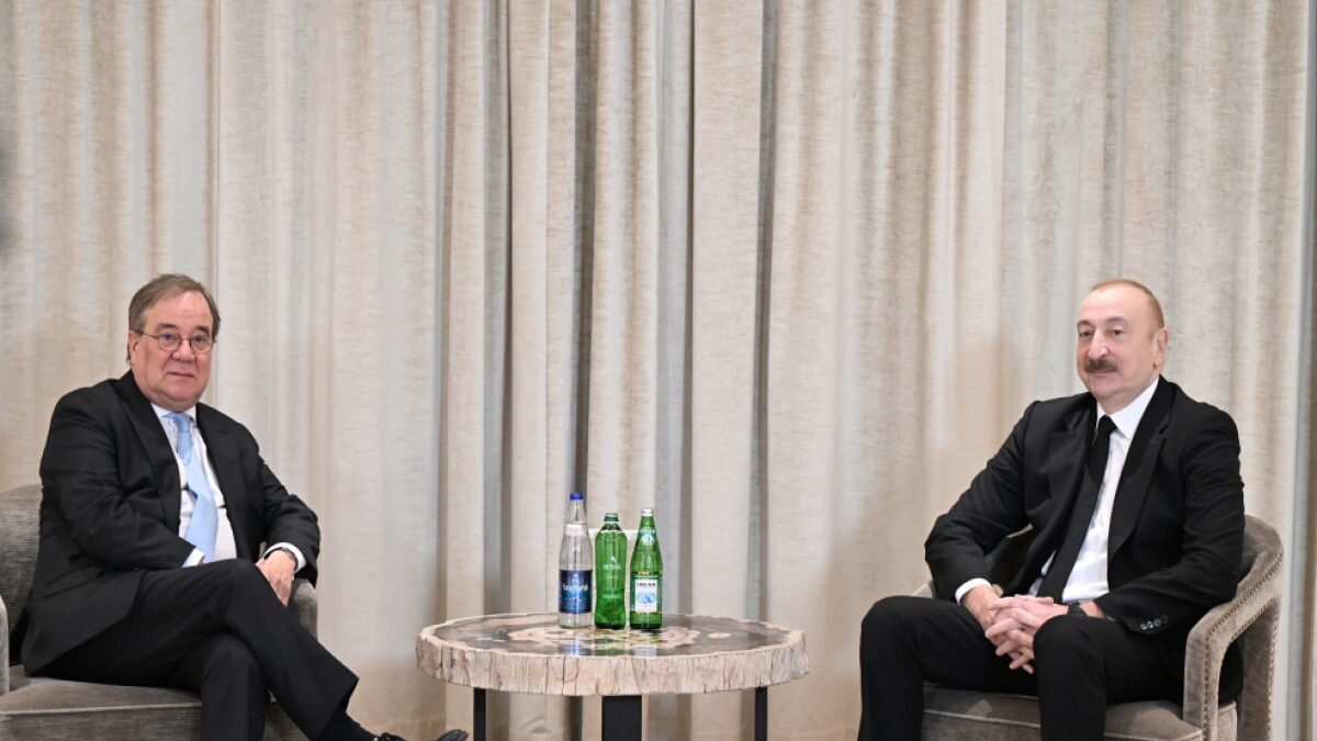 President Ilham Aliyev meets with Chairman of Bundestag’s Foreign Affairs Committee in Munich