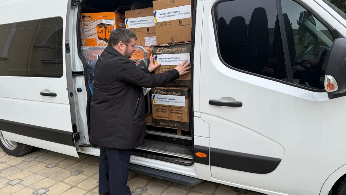 Generators sent from Azerbaijan to Ukraine