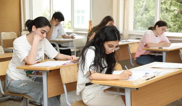 Student admission to universities and colleges announced