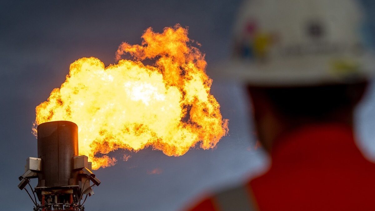 Natural Gas Price Falls on New York Exchange