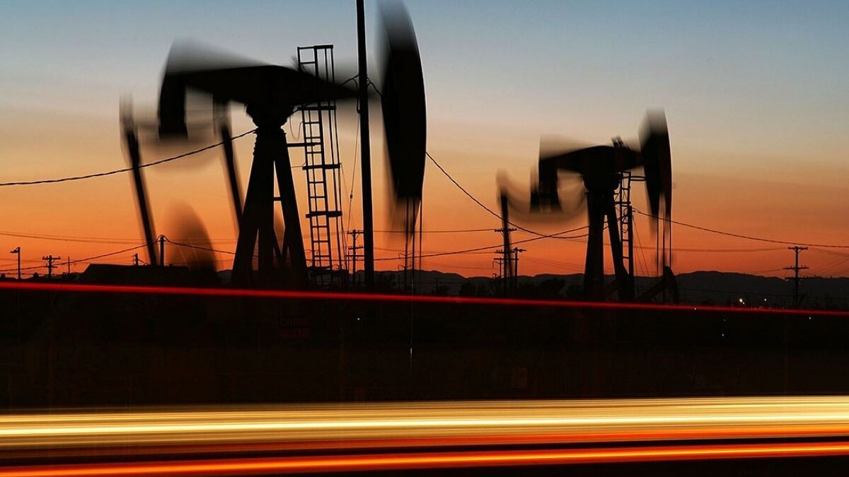 Oil prices fall in world markets