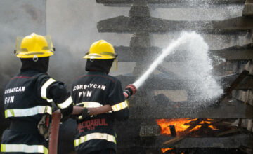 Car crashed into an object and burned in Salyan