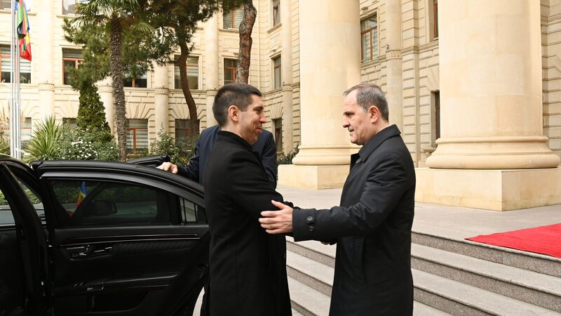 Jeyhun Bayramov welcomes Moldovan Foreign Minister