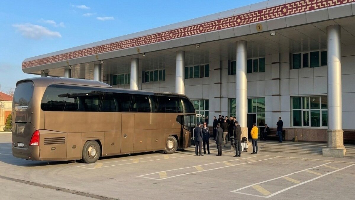 AYNA: Passenger transportation between Nakhchivan and Iğdır is carried out by special buses, 450 people transported so far