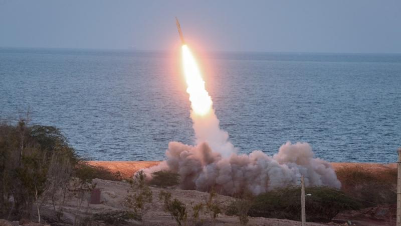 Iran launches new attacks on Israeli and US targets