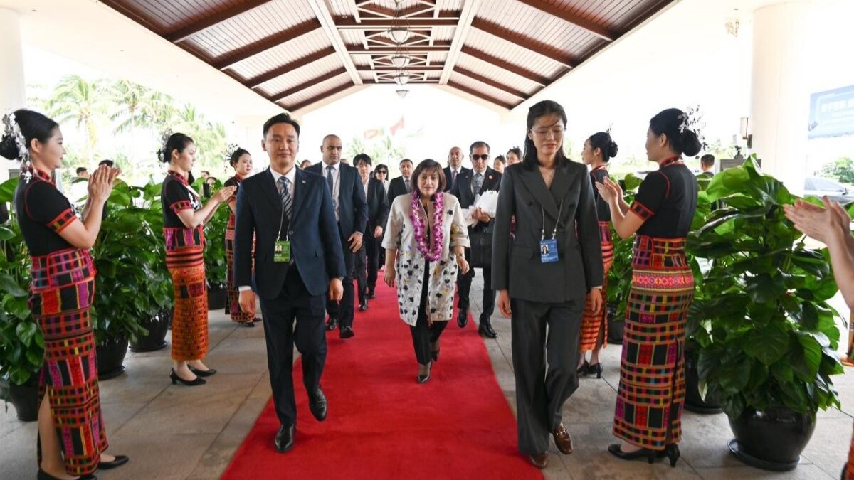 Sahiba Gafarova visits China