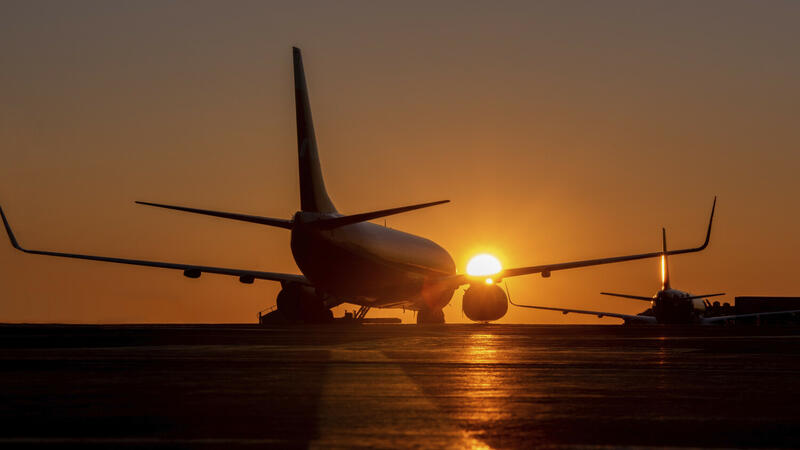 US military aircraft issued an emergency signal during flight