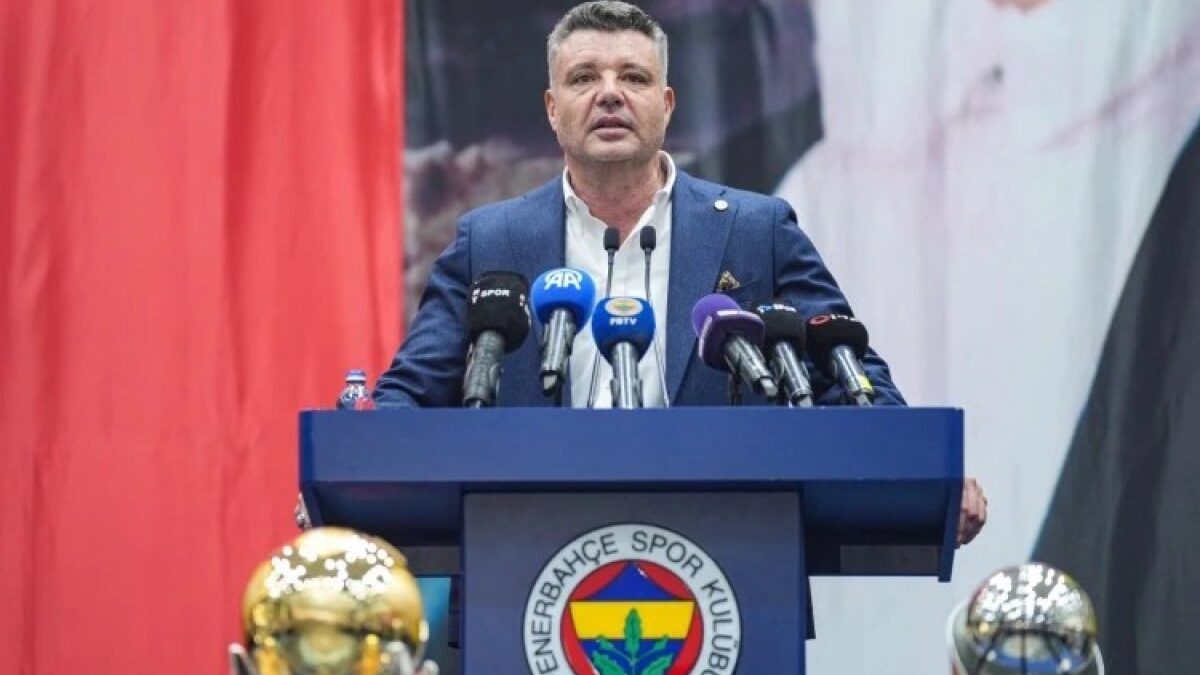 Fenerbahçe President Sadettin Saran involved in a road accident