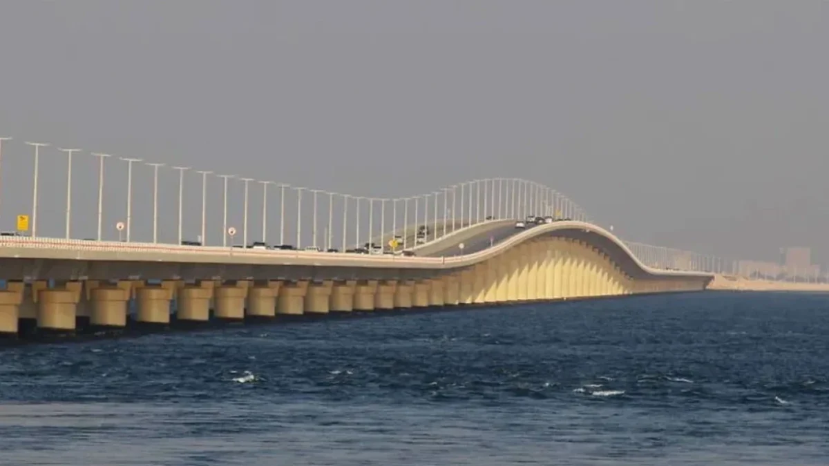 King Fahd Causeway connecting Saudi Arabia and Bahrain closed