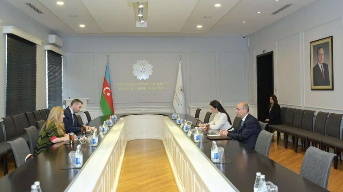 Emin Amrullayev met with the Ambassador of Greece