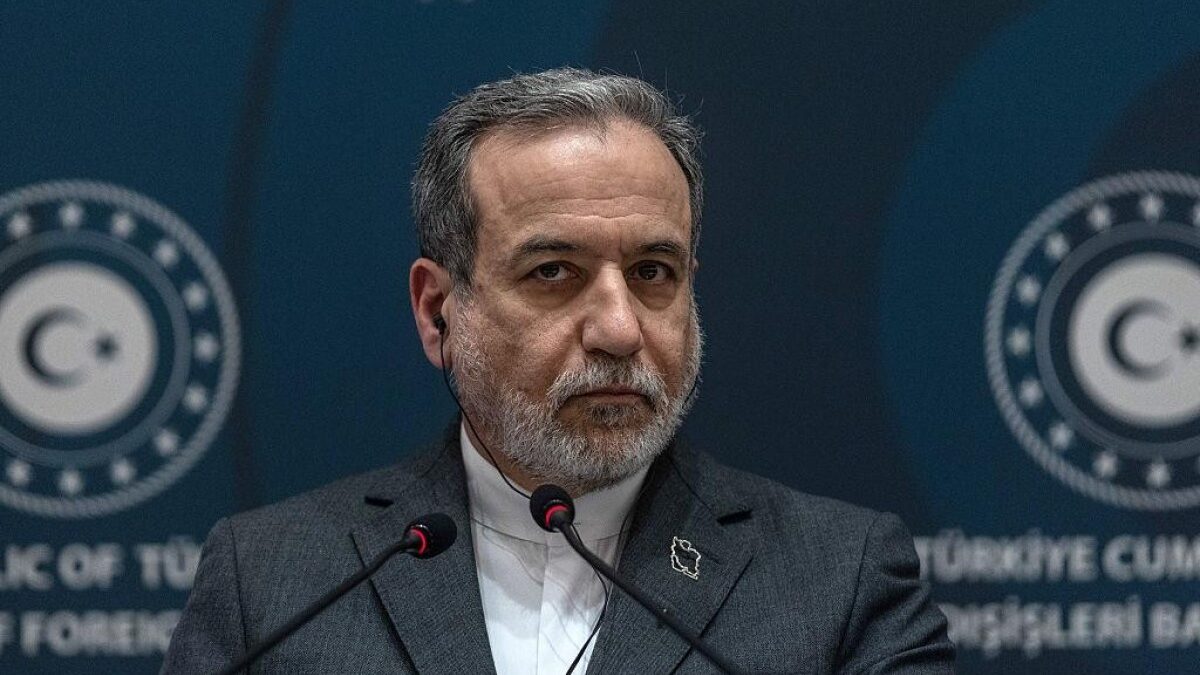 Araghchi to visit Islamabad