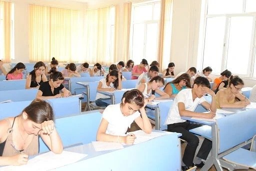 11th-grade students will write an essay in the graduation exam