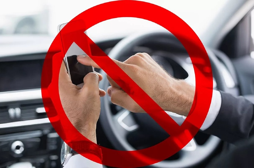 In France, driver’s licenses will be immediately confiscated for phone use behind the wheel