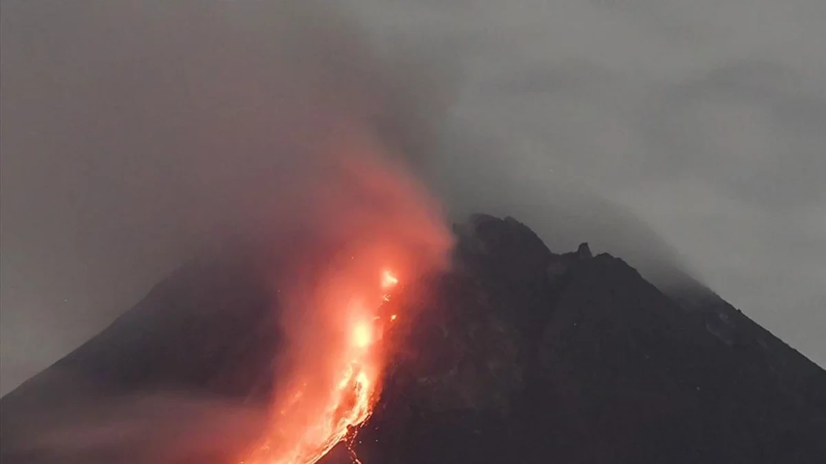 Volcanic eruptions of Taal and Kanlaon in the Philippines
